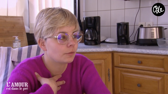 Entre la perte de sa ferme et une santé de plus en plus fragile, la jeune femme a pris la parole sur Instagram mercredi 17 juin 2026 pour donner de ses nouvelles.

Perrine, candidate de L'amour est dans le pré saison 2018