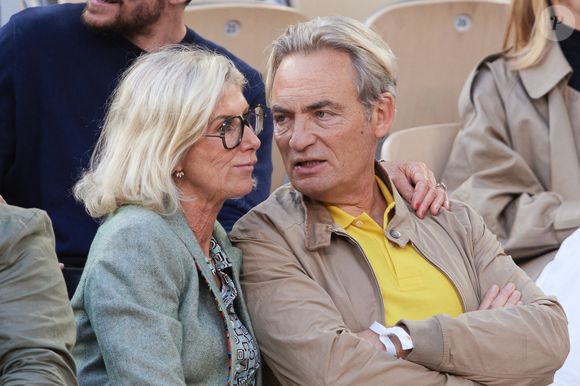 Karine Paschal et son mari Gilles Cohen - Les célébrités dans les tribunes des Internationaux de France de tennis de Roland Garros 2024 à Paris le 5 juin 2024. © Jacovides-Moreau/Bestimage