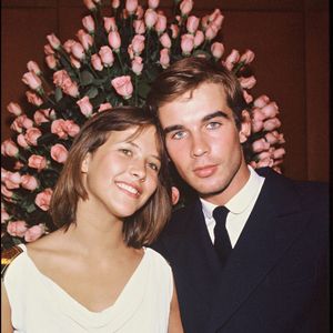L'acteur profite de son voilier pour élever ses trois fils, Lucas, Lino et Noa, au rythme des vagues.

Sophie Marceau et Pierre Cosso en 1982. © BERTRAND RINDOFF PETROFF / BESTIMAGE