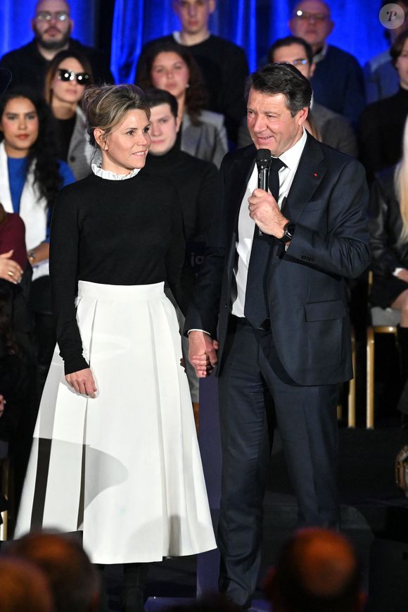 Christian Estrosi, le maire de Nice, accompagné de sa femme la journaliste et chroniqueuse de télé, Laura Tenoudji, a participé à la réunion de rentrée des Amis du Maire organisé dans la salle de spectacle du Palais de la Méditerranée à Nice, le 20 janvier 2023. © Bruno Bebert/Bestimage