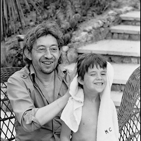 Charlotte Gainsbourg et Serge Gainsbourg à St Tropez © Daniel Angeli Bestimage