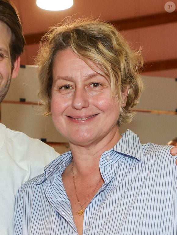 La cheffe multiplie d'ailleurs les piques envers son ex 
Alessandro et Luana Belmondo, à la Halle Georges Brassens de Brive-la-Gaillarde, le 8 novembre 2024. Foire du Livre de Brive 2024. © Jean-Marc Lhomer / Bestimage