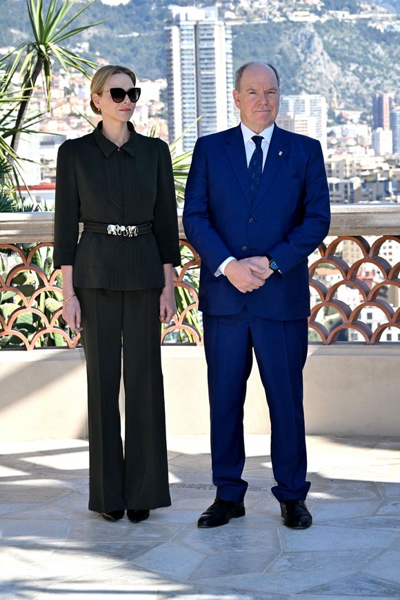 Le prince Albert II de Monaco, sa femme la princesse Charlene et la princesse Caroline de Hanovre ont pu découvrir les travaux d'aménagements réalisés pendant 5 ans au jardin exotique de Monaco avant son ouverture au public le 30 mars.© Bruno Bebert / Bestimage