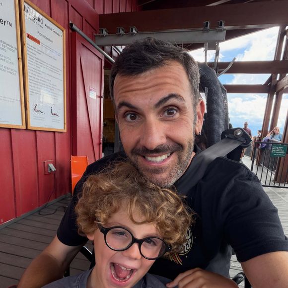Laurent Ournac avait confié avant son départ son enthousiasme pour ce mode de voyage au plus près de la nature.

Laurent Ournac profite de vacances en famille aux côtés de Ludivine, Léon et Capucine. Capture d'écran Instagram