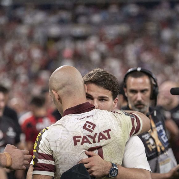 Antoine Dupont et Maxime Lucu après la finale du Top 14 de rugby français entre le Stade Toulousain (Toulouse) et l'Union Bordeaux-Begles (UBB) au Stade de France à Saint-Denis, au nord de Paris, le 28 juin 2025.Photo par Eliot Blondet/ABACAPRESS.COM
