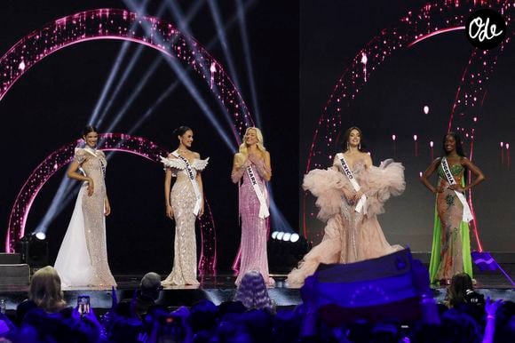 Miss Nigeria Chidimma Adetshina, Miss Mexique Maria Fernanda Beltran, Miss Danemark Victoria Kjær Theilvig, Miss Thaïlande Opal Suchata Chuangsri et Miss Venezuela Ileana Márquez lors de leur participation au grand show de la 73e élection de Miss Univers à l'Arena de Mexico, le 16 novembre 2024 à Mexico © 2024 Eyepix Images/The Grosby Group