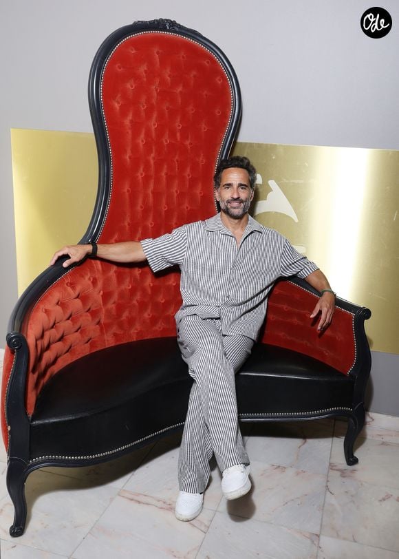Florent Peyre lors d'une séance photo au Festival du Cinéma Francais et de la gastronomie d'Aix-Les-Bains, France, le 7 juin 2025. © Denis Guignebourg/Bestimage