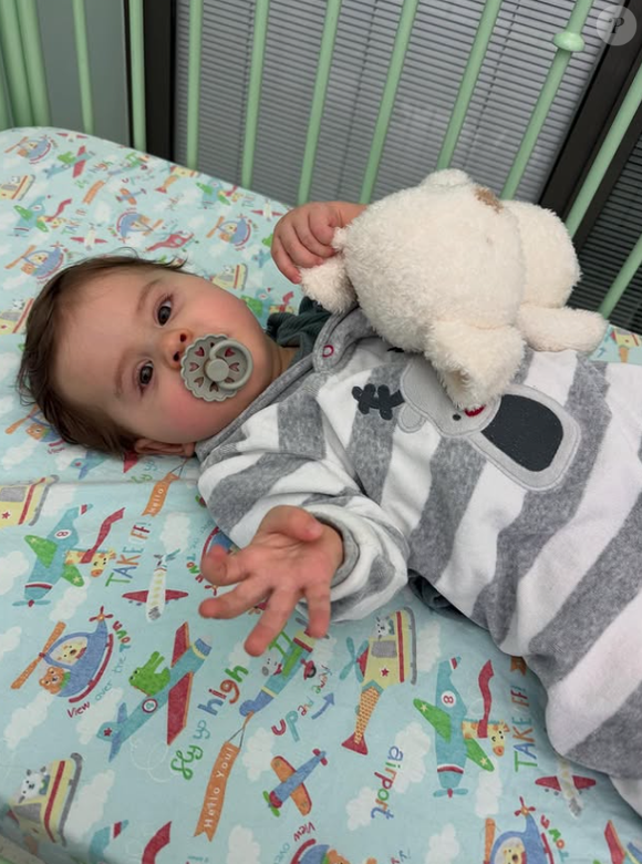 Arsène, le fils de 9 mois de Roxanne Augoyard, a chuté. Arsène, fils de Roxqanne Augoyard (Familles nombreuses) plâtré après un moment à l'hôpital.
