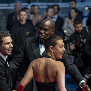 Jean-Pascal Zadi, François Civil, Adèle Exarchopoulos - Descente des marches du film « L’amour ouf » lors du 77ème Festival International du Film de Cannes, au Palais des Festivals à Cannes. Le 23 mai 2024 © Olivier Borde / Bestimage