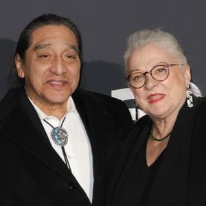 Josiane Balasko et son mari George Aguilar au photocall du dîner de la 50ème édition de la cérémonie des César au Fouquet's à Paris, France, le 28 février 2025. © Coadic Guirec/Bestimage