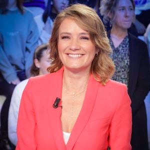 En effet, d'après les informations du "Parisien", elle a été approchée par deux autres chaînes...

Exclusif - Pascale De La Tour Du Pin - Enregistrement de l'émission "TPMP (Touche Pas à Mon Poste)", présentée par C.Hanouna et diffusée en direct sur C8 le 26 octobre 2023
© Jack Tribeca / Bestimage