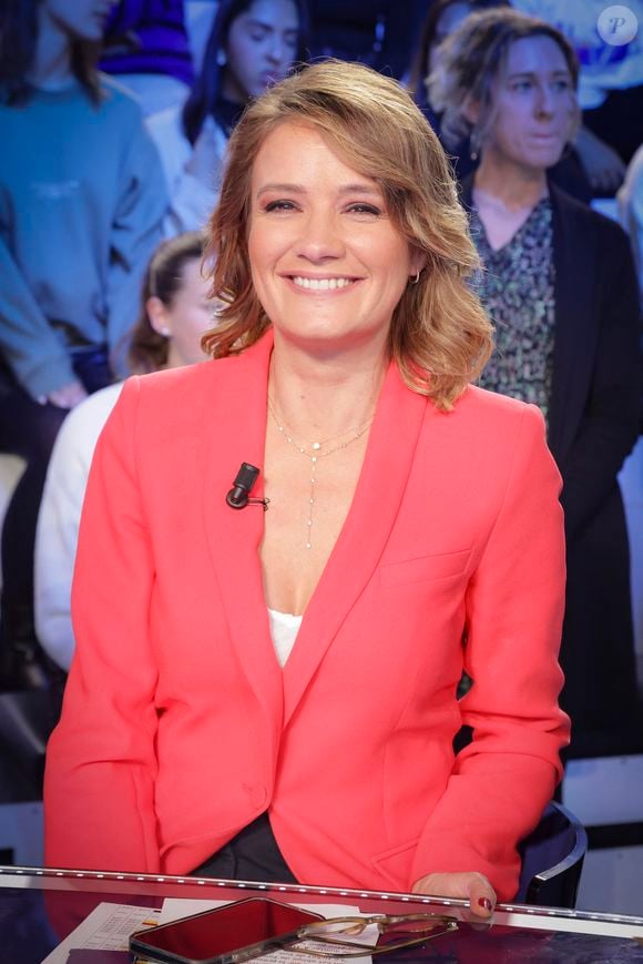 En effet, d'après les informations du "Parisien", elle a été approchée par deux autres chaînes...

Exclusif - Pascale De La Tour Du Pin - Enregistrement de l'émission "TPMP (Touche Pas à Mon Poste)", présentée par C.Hanouna et diffusée en direct sur C8 le 26 octobre 2023
© Jack Tribeca / Bestimage