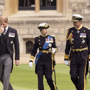 Procession pédestre des membres de la famille royale depuis la grande cour du château de Windsor (le Quadrangle) jusqu'à la Chapelle Saint-Georges, où se tiendra la cérémonie funèbre des funérailles d'Etat de reine Elizabeth II d'Angleterre. Windsor, le 19 septembre 2022. © Photoshot/Panoramic/Bestimage