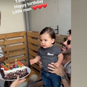 "Cette décision, mûrement réfléchie, est empreinte de respect et d’affection mutuelle car nous tenons avant tout à préserver une relation familiale harmonieuse pour nous et pour notre fils", peut-on lire.

Jade Leboeuf célèbre les 1 an de son fils Elon avec sa famille.