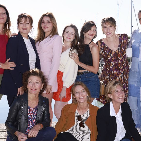 Anne Decis, Lola Marois,  Marie Mallia, Eleonore Sarrazin,Cécilia Hornus, Léa François, Horya Benabet, Sylvie Flepp, Elodie Varlet, Caroline Riou, Marie Réache
PLUS BELLE LA VIE 
Le festival de fiction TV de La Rochelle samedi 17 septembre 2022. © Christophe Aubert via Bestimage