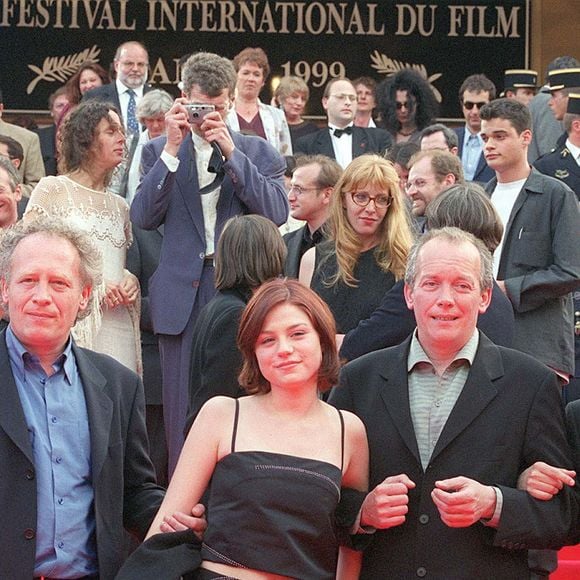 Emilie Dequenne avec les frères Dardenne en 1999 à Cannes pour la projection de "Rosetta"
©RINDOFF-JACOVIDES-FIZET / BESTIMAGE