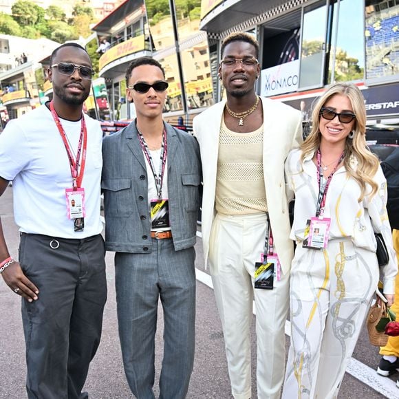 Une pluie de stars internationales et françaises s’est déplacée pour assister à cette course automobile mythique.

Dadju, Paul Pogba et Zulay Pogba dans les paddocks du Formula 1 Louis Vuitton Grand Prix de Monaco 2026, le 6 juin 2026. 

© Bruno Bebert/Bestimage
