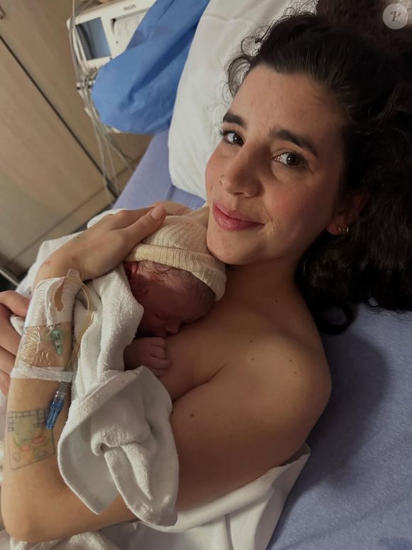 Sa compagne Emilie a donné naissance à un petit garçon.

L'humoriste et chroniqueur de "Quotidien" GuiHome est papa pour la première fois.