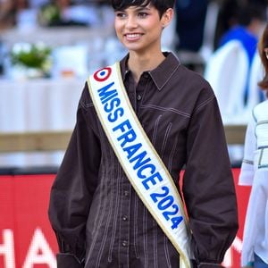 Eve Gilles, Miss France 2024 - Remise de prix de l’épreuve GCL of Paris  lors de la 10ème édition du "Longines Paris Eiffel Jumping" à la Plaine de Jeux de Bagatelle à Paris le 21 juin 2024.

© Pierre Perusseau / Veeren / Bestimage