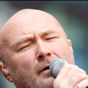 Phil Collins en concert au stade Wembley de Londres pour le Live earth 2007.