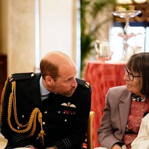 C'est la raison pour laquelle il était à leur côté récemment pour honorer les vétérans de la 2nde Guerre mondiale 

Le prince George de Galles, et le prince William, prince de Galles, - Les membres de la famille royale britannique assistent à la célébration du 80ème anniversaire de la fin de la Seconde guerre mondiale (VE80 Tea Party) au palais de Buckingham, à Londres, au Royaume-Uni, le 5 mai 2025. © Jordan Pettitt/WPA-Pool/Bestimage