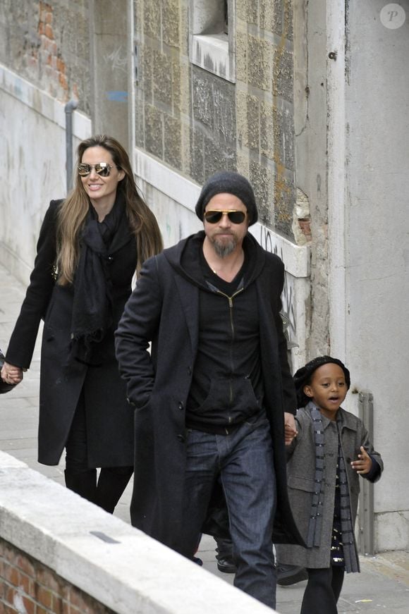 Angelina Jolie, Brad Pitt et leurs enfants Maddox, Pax, Zahara et Shiloh en vacances à Venis.