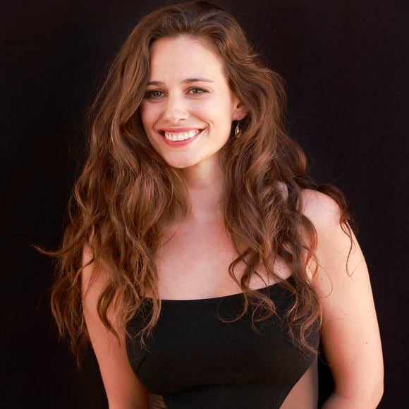 Lors d'une interview accordée à Télé-Loisirs, dans le cadre de la diffusion à venir, le lundi 24 février prochain sur TF1, d'un épisode inédit de la série, la comédienne de 38 ans met les choses au clair.

Lucie Lucas de la série Cannes Confidential
CANNESERIES 2023 Saison 6 à Cannes, dimanche 16 avril 2023.  
Christophe Aubert via Bestimage