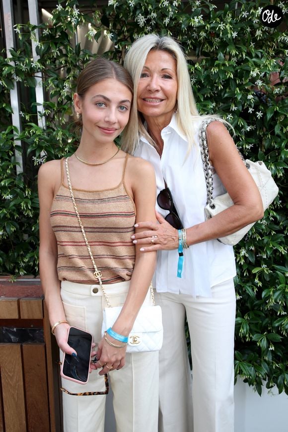 Exclusif - Natty Tardivel et sa fille Stella Belmondo - Célébrités aux Internationaux de France de Tennis de Roland Garros 2023 - Jour 13 à Paris le 09 Juin 2023. © Bertrand Rindoff / Bestimage