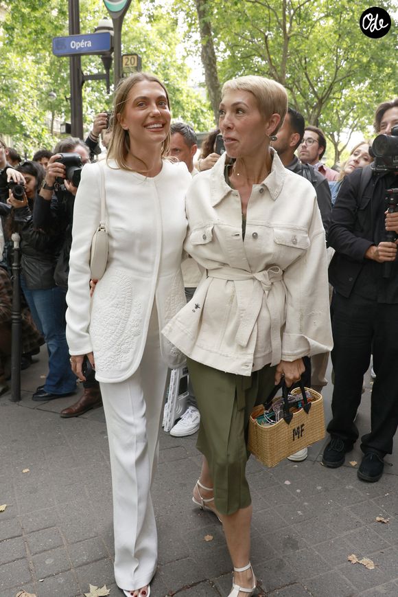 Mathilde Favier et sa fille Heloise Agostinelli au défilé Giambattista Valli "Collection Haute Couture Automne/Hiver 2025-2026" lors de la Fashion Week de Paris, le 7 juillet 2025

© Christophe Aubert via Bestimage