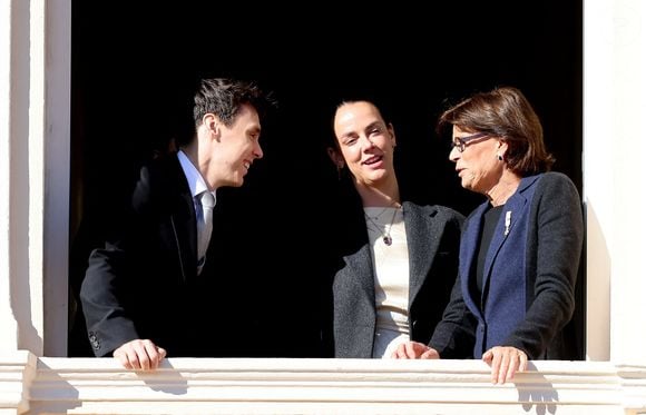 Pauline Ducruet, la princesse Stéphanie de Monaco et Louis Ducruet - La famille princière de Monaco au balcon du palais, à l'occasion de la Fête Nationale de Monaco, le 19 novembre 2024. © Jacovides-Bebert/Bestimage