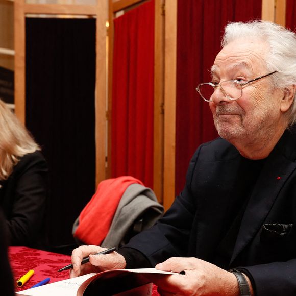 Exclusif - Pierre Arditi - Rencontre et dédicaces avec Pierre Arditi au théâtre de Paris, France, le 25 février 2025. © Christophe Clovis / Bestimage