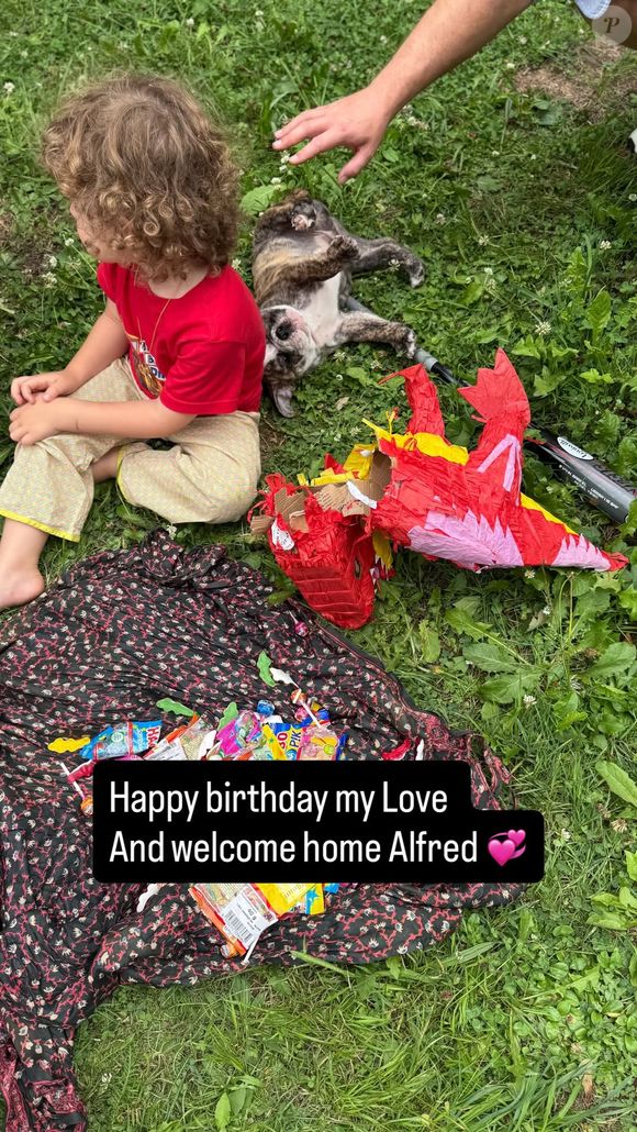 La fille de Jane Birkin et de Jacques Doillon a partagé pour l'occasion deux clichés de son petit dernier 

Lou Doillon Instagram
