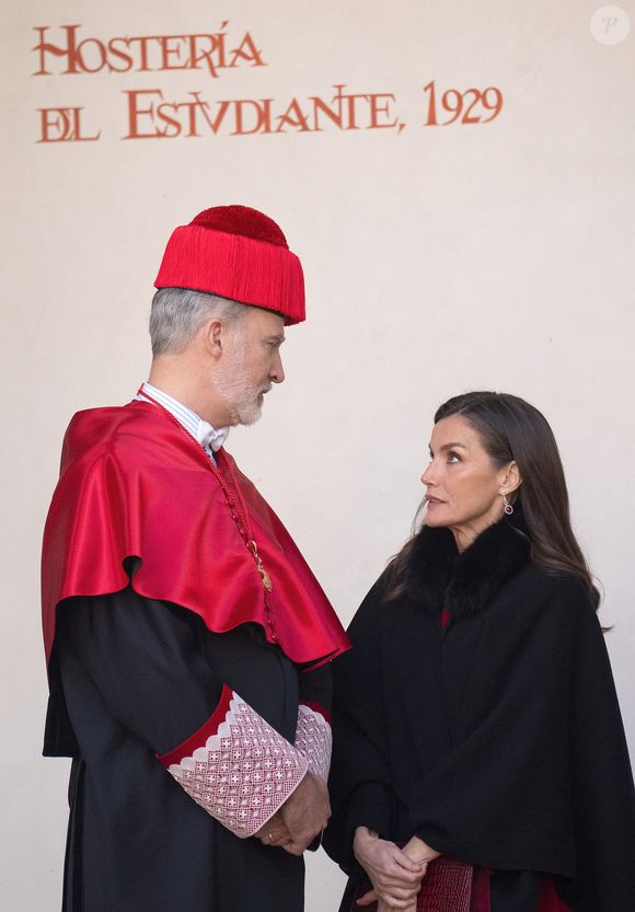 Le roi Felipe VI et la reine Letizia d'Espagne lors de la cérémonie d'investiture du roi Felipe VI en tant que docteur honoris causa (diplôme honorifique) par l'Université d'Alcala, le 27 février 2025. LALO YASKY / BESTIMAGE
