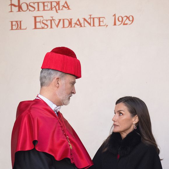 Le roi Felipe VI et la reine Letizia d'Espagne lors de la cérémonie d'investiture du roi Felipe VI en tant que docteur honoris causa (diplôme honorifique) par l'Université d'Alcala, le 27 février 2025. LALO YASKY / BESTIMAGE