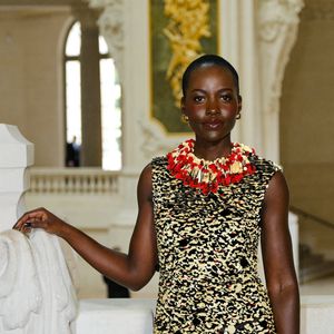 Lupita Nyong'o au deuxième défilé Chanel "Collection Haute Couture Automne/Hiver 2026-2027" lors de la Fashion Week de Paris, le 7 juillet 2026
© Pauline Mourey / Bestimage