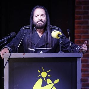 Après plusieurs dates en France et en Belgique, le duo se retrouvera notamment au Casino de Paris le 21 décembre 2026.
Francis Lalanne lance sa campagne électorale pour les présidentielles de 2027 lors d'un meeting organisé à Paris, au Théâtre Galabru le 22 août 2026.
© Guirec Coadic / Bestimage