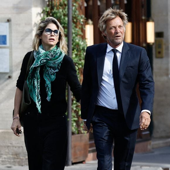 Le couple est arrivé main dans la main 

Alice Taglioni et son compagnon Laurent Delahousse - Arrivées aux obsèques de Nicolas Altmayer en l’Église de Saint-Germain-des-Prés à Paris le 31 aout 2026. © Dominique Jacovides-Cyril Moreau/Bestimage