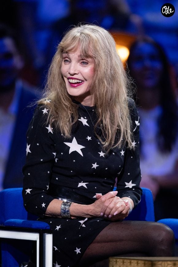 Exclusif - Arielle Dombasle lors de l'enregistrement de l'émission "La Boîte à secrets", présentée par F.Bollaert et diffusée le 16 octobre sur France 3, à Paris, France, le 29 septembre 2026. © Cyril Moreau/Bestimage