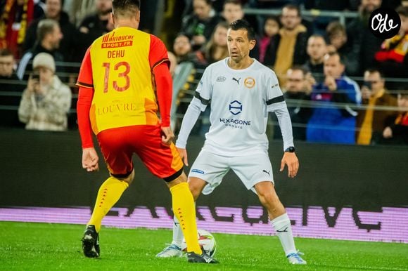 Eric Carriere - Match caritatif entre les anciens du RC Lens et la Team Légendes (4 - 3), au profit de l’association "Un sourire, un espoir pour la vie", à Lens, le 31 octobre 2023. Des influenceurs et créateurs de contenu entre autres ont également participé à cette rencontre. 
© Baptiste Autissier / Panoramic / Bestimage