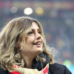 Marine (Star Academy 2024) chante "Les Corons" en hommage à Pierre Bachelet, pour le 20ème anniversaire de sa mort, lors du match de Ligue 1 McDonald's "Lens - Strasbourg (0-2)" au stade Bollaert-Delelis, le 16 février 2025. Laurent Sanson/PsnewZ/Bestimage