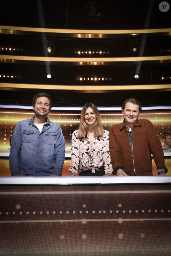 Exclusif - Bertrand Chameroy, Benabar, Hélèna Noguera, lors de l'enregistrement de l'émission "100% Logique", présentée par C.Féraud et diffusée le 18 avril 2026 sur France 2, à Paris, France, le 20 février 2026. © Jack Tribeca/Bestimage