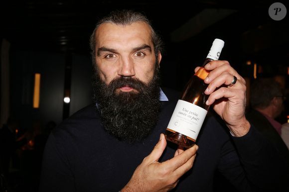 Le rugbyman français retraité Sébastien Chabal présente ses vins conçus avec l'aide de Christophe Novara et Les Vignerons Du Cellier Des Chartreux à l'hôtel Le Roch à Paris, France, le 30 novembre 2017. Photo par Jerome Domine/ABACAPRESS.COM