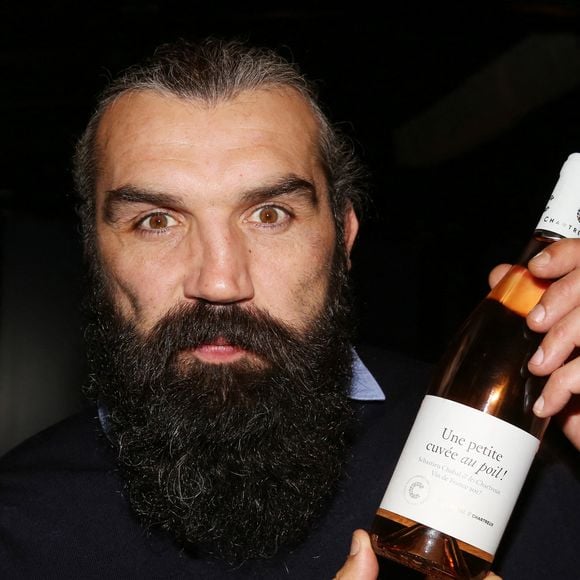 Le rugbyman français retraité Sébastien Chabal présente ses vins conçus avec l'aide de Christophe Novara et Les Vignerons Du Cellier Des Chartreux à l'hôtel Le Roch à Paris, France, le 30 novembre 2017. Photo par Jerome Domine/ABACAPRESS.COM