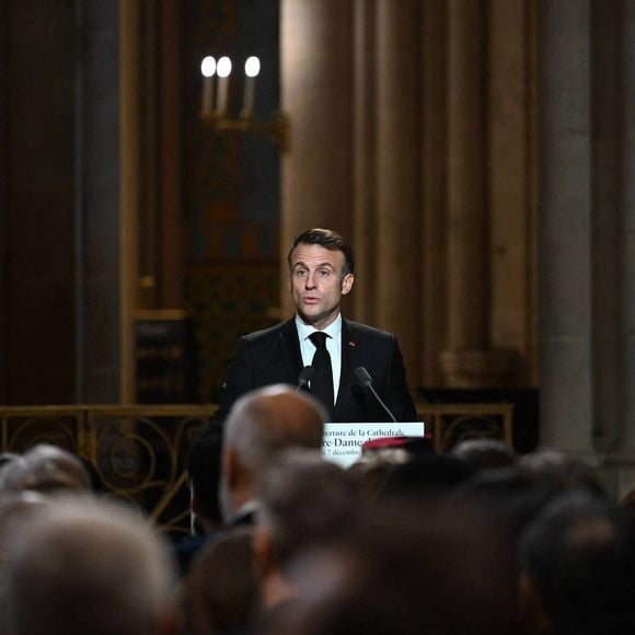 Emmanuel Macron, président de la République Française lors de la cérémonie de réouverture de la cathédrale Notre-Dame de Paris, le 7 décembre 2024. Joyau de l’art gothique, lieu de culte et de culture, symbole universel de la France et de son histoire, la cathédrale de Notre-Dame de Paris rouvre ses portes les 7 et 8 décembre, cinq ans après le terrible incendie qui l’avait ravagée le 15 avril 2019. © Eric Tschaen/Pool/Bestimage