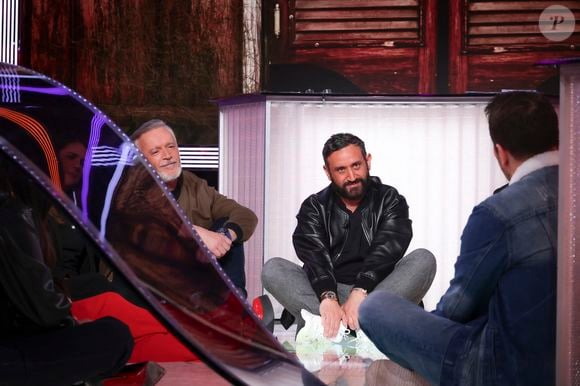 Exclusif - Jean-Michel Maire, Cyril Hanouna, Bernard Montiel - Plateau de la dernière émission "TPMP" présentée par C.Hanouna à Paris  le 26 mars 2025. Cyril Hanouna va désormais entamer une diète cathodique avant d'arriver chez M6 et reste en attendant sur Europe 1. © Jack Tribeca / Bestimage