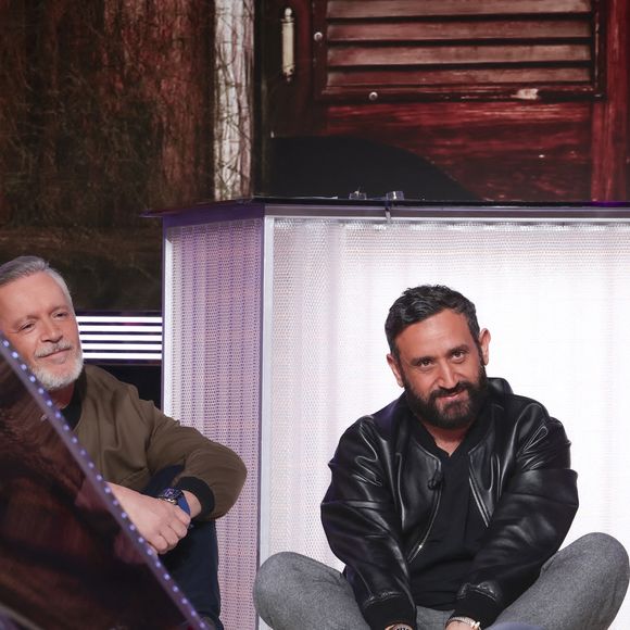 Exclusif - Jean-Michel Maire, Cyril Hanouna, Bernard Montiel - Plateau de la dernière émission "TPMP" présentée par C.Hanouna à Paris  le 26 mars 2025. Cyril Hanouna va désormais entamer une diète cathodique avant d'arriver chez M6 et reste en attendant sur Europe 1. © Jack Tribeca / Bestimage