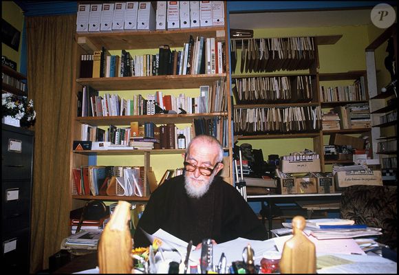 Exclusif - Rendez-vous avec l'abbé Pierre chez lui à Esteville en Seine-Maritime le 19 décembre 2001
GRANDEMANGE / BESTIMAGE