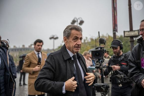 L’ancien Président écope d’un an de prison aménagée sous la forme d’un bracelet électronique

Le président Emmanuel Macron et les membres du gouvernement lors du dépôt de gerbe à l'Arc de Triomphe à Paris ; commémoration du 106ème anniversaire de l'armistice de 1918.
Le 11 novembre 2024.

© Eliot Blondet / Pool / Bestimage