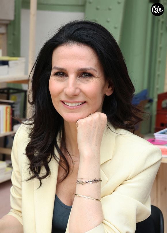 Elle s’est depuis consacrée à sa famille et aux documentaires de sa société de production.

Marie Drucker - Festival du Livre de Paris 2025 au Grand Palais à Paris le 12 Avril 2025. © Denis Guignebourg / Bestimage