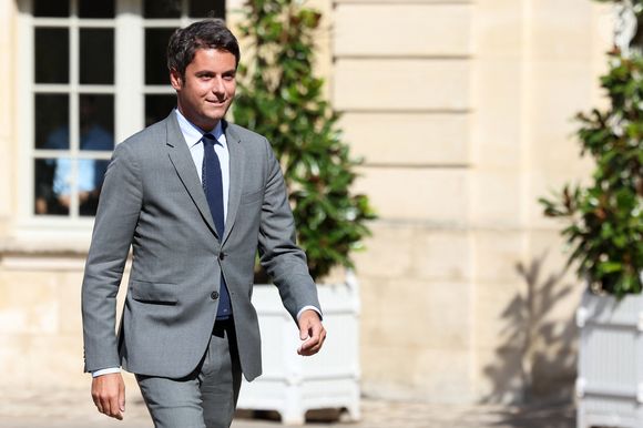 Gabriel Attal- Le Premier ministre français, convoque les chefs de partis et les groupes préalablement consultés, à la suite de ses réunions séparées pour former un gouvernement, à l'hotel de Matignon, à Paris, France, le 19 septembre 2024. © Stéphane Lemouton/Bestimage